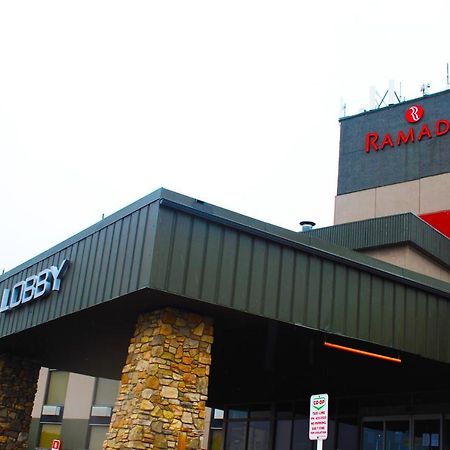 Ramada By Wyndham Edmonton Yellowhead Nw Extérieur photo