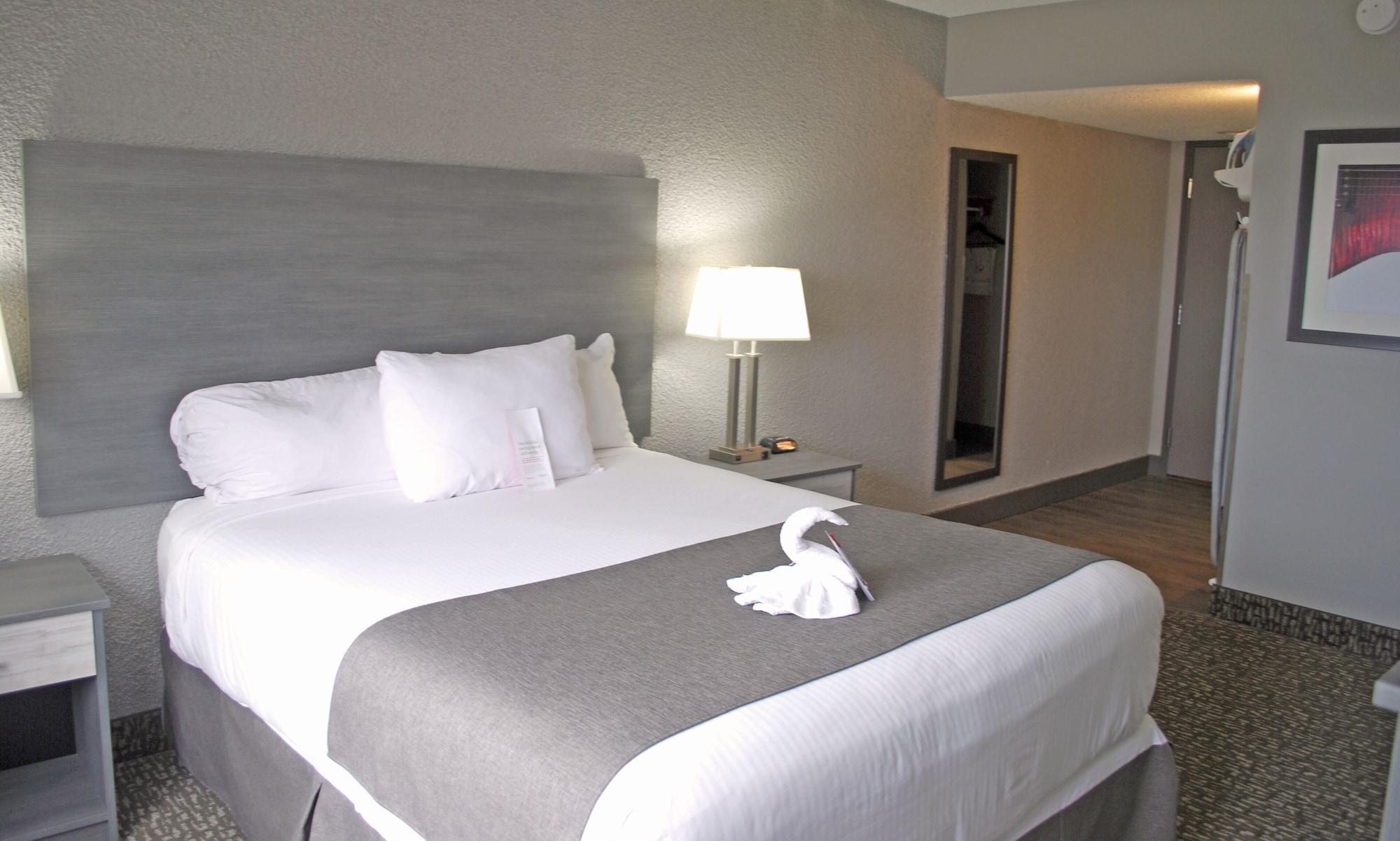 Ramada By Wyndham Edmonton Yellowhead Nw Extérieur photo