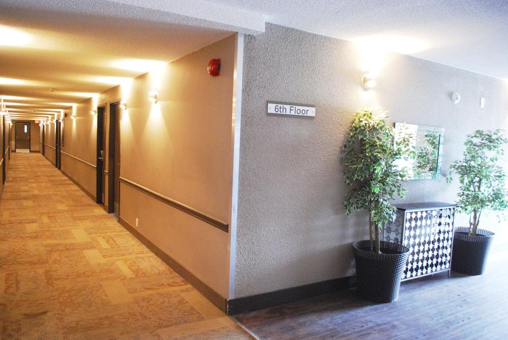 Ramada By Wyndham Edmonton Yellowhead Nw Extérieur photo