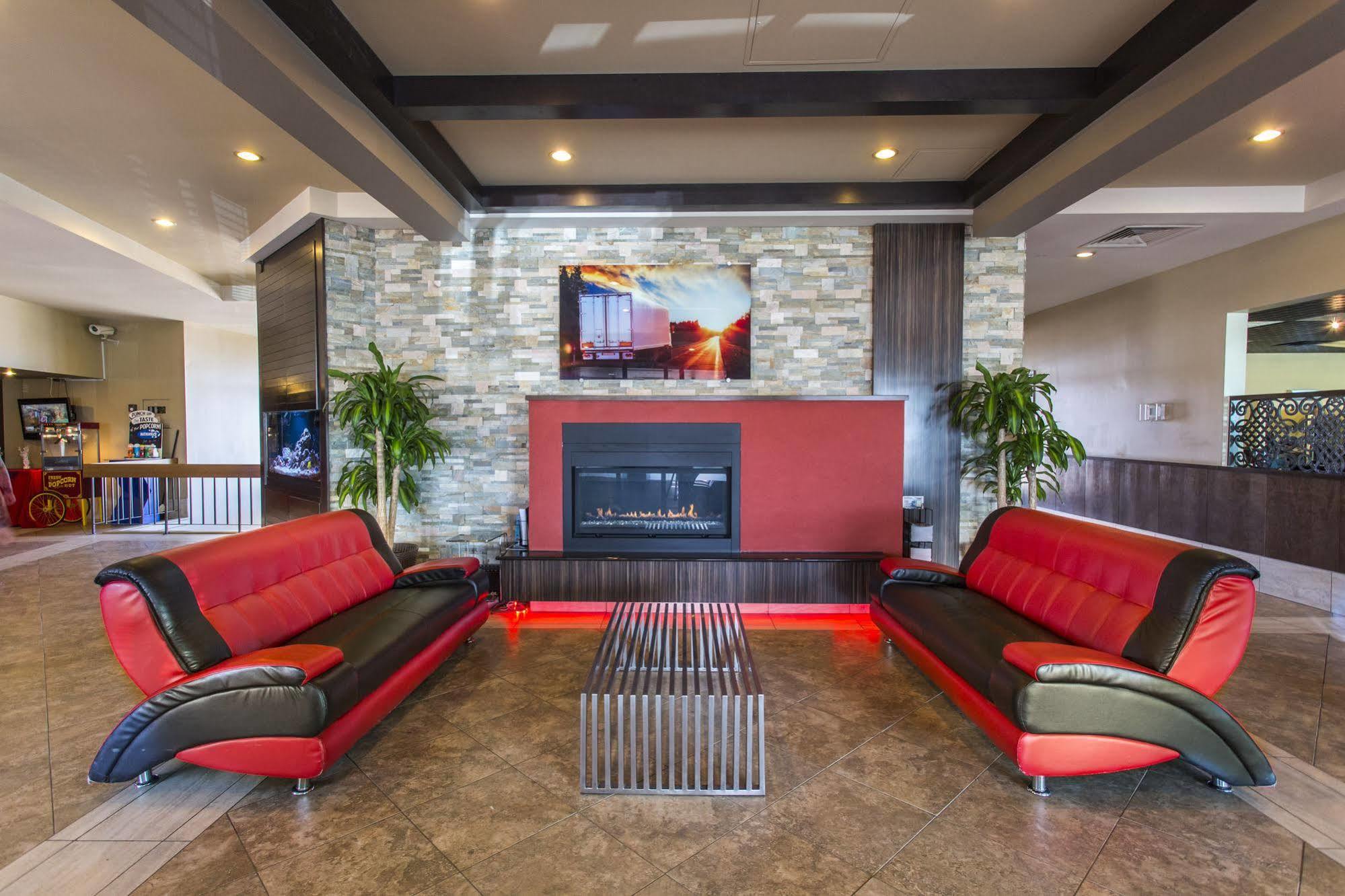 Ramada By Wyndham Edmonton Yellowhead Nw Extérieur photo