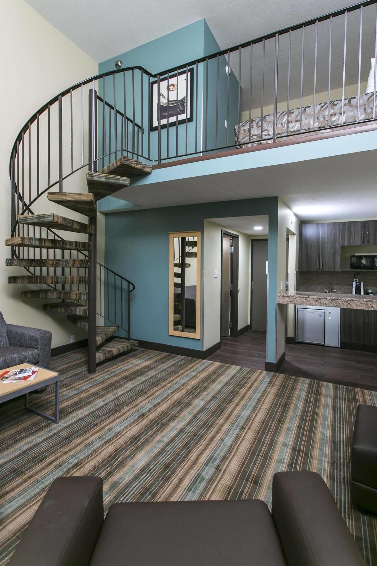 Ramada By Wyndham Edmonton Yellowhead Nw Extérieur photo