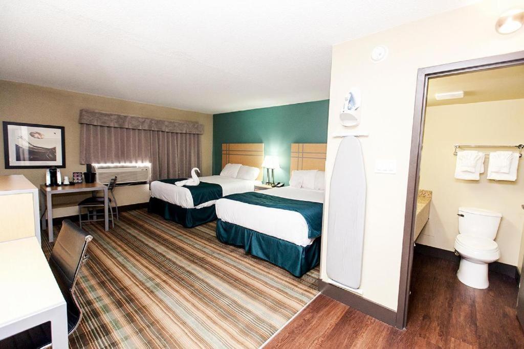 Ramada By Wyndham Edmonton Yellowhead Nw Extérieur photo